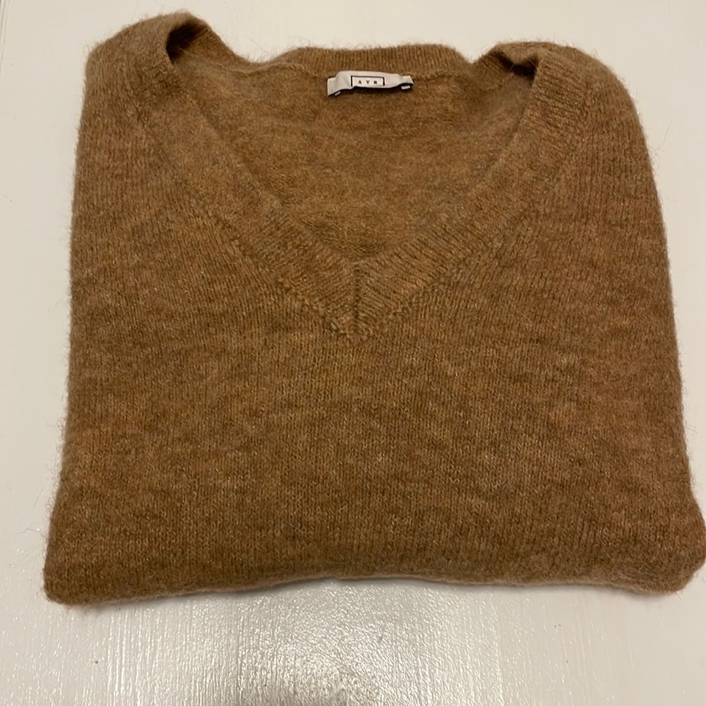 NWOT AYR Cutie BB V neck sweater